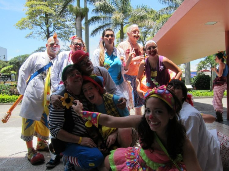 401008_587518496677_1676086074_n (1)